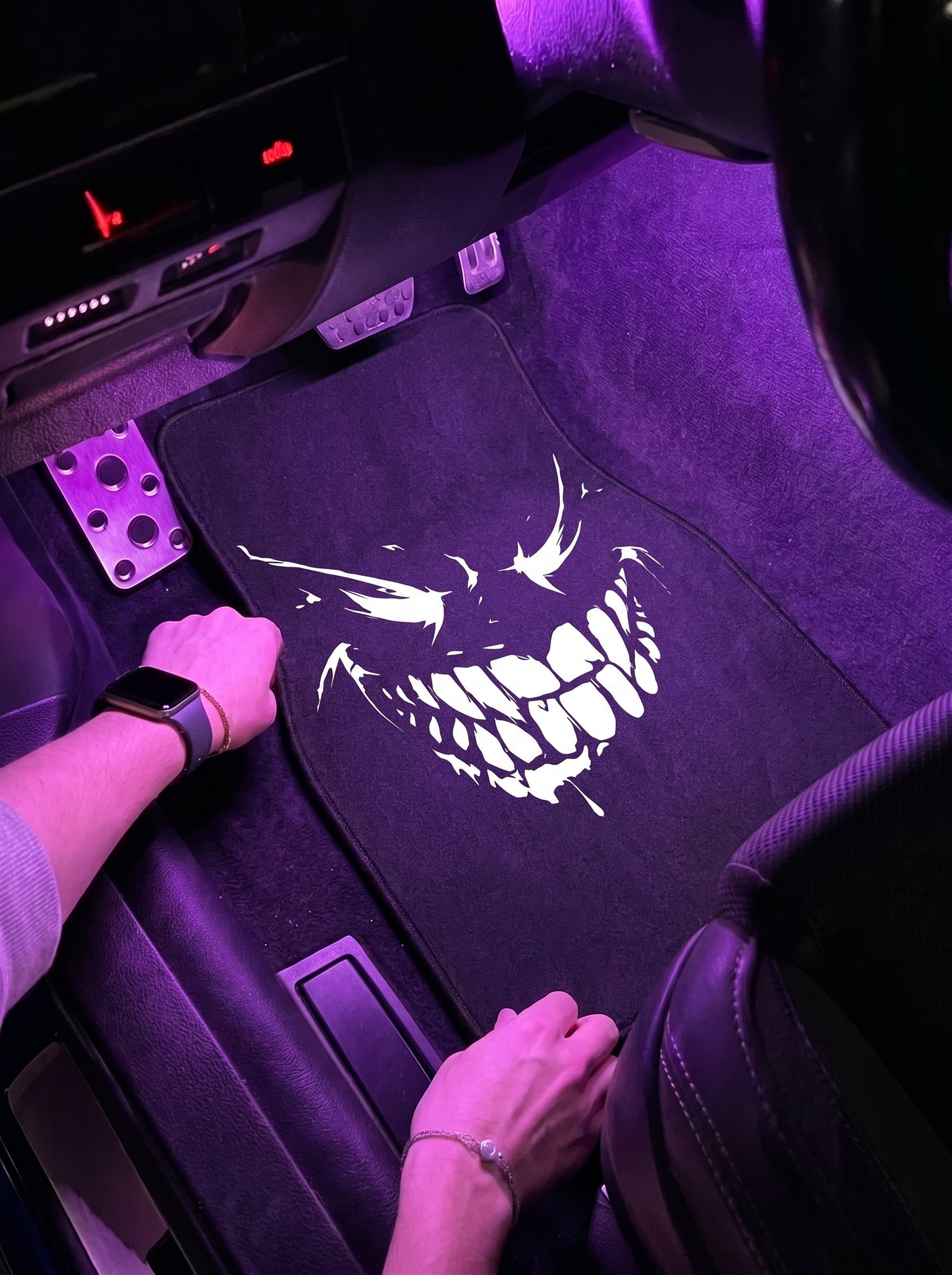 CAR FLOOR MATS